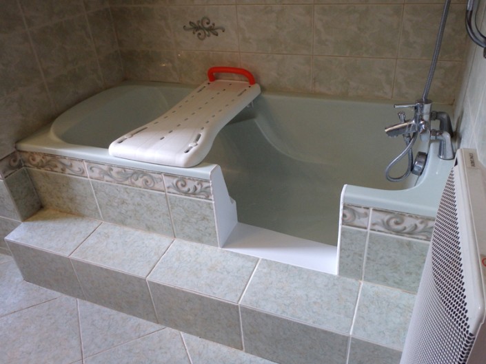 Accès baignoire senior + planche de bain