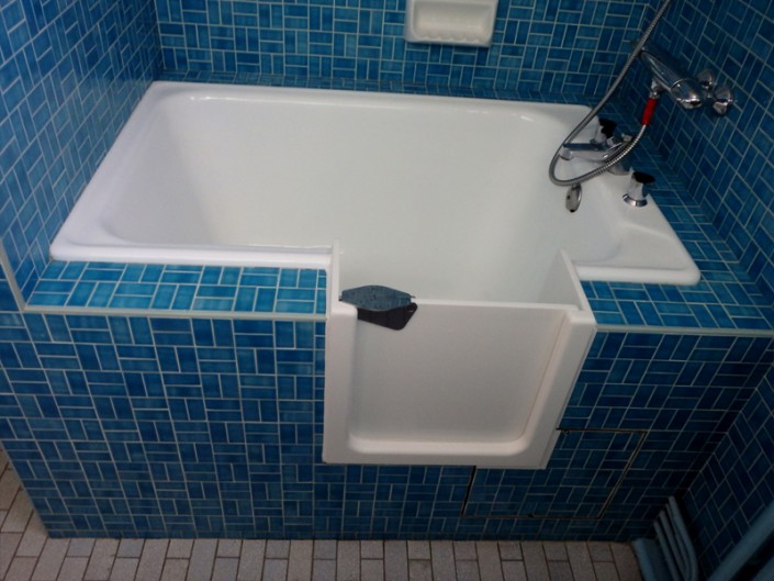 Découpe de baignoire SO BAIN Baignoire à porte étanche