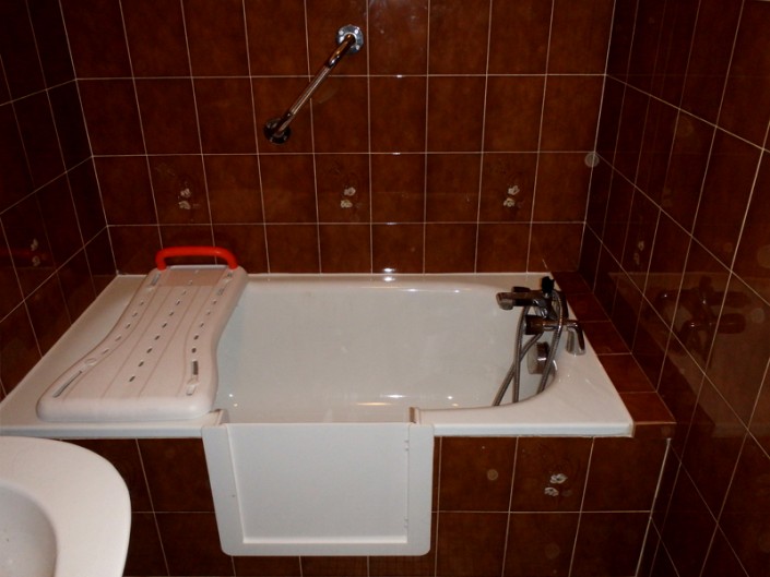 Accès baignoire senior Baignoire à porte SOBAIN